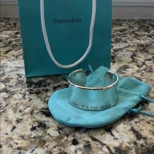 Tiffany & Co. 1837 cuff